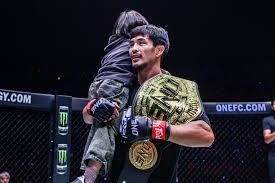 大力神杯已经抵达华盛顿！北京时间6日凌晨正式抽签