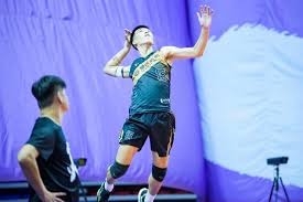 心理战术：扎金花中如何通过眼神和动作误导对手？（心理博弈：在扎金花中如何用眼神与肢体语言迷惑对手？）